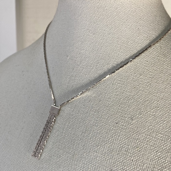 Petite and dainty silvertone Avon necklace - Picture 2 of 6